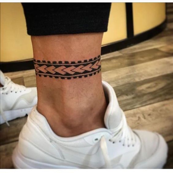 Tatuajes de brazaletes hombre