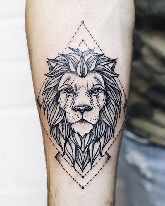 Tatuajes de leon en el brazo