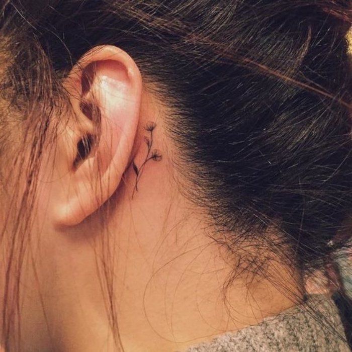 Tatuajes en Oreja para mujer